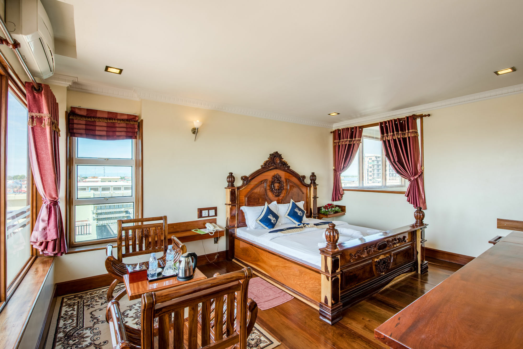 Seng Hout Hotel Battambang Zewnętrze zdjęcie
